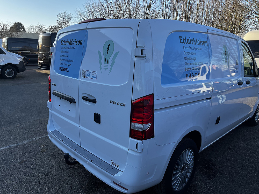 marquage véhicule - éclair maison